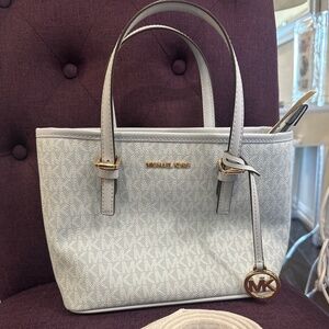 Michael Kors  Jet Set Travel Bag